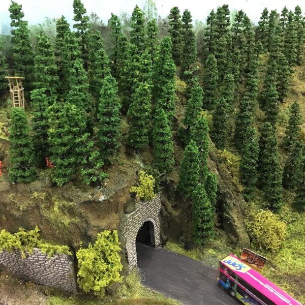 40 piece model train scenery trees for HO scale and OO scale
